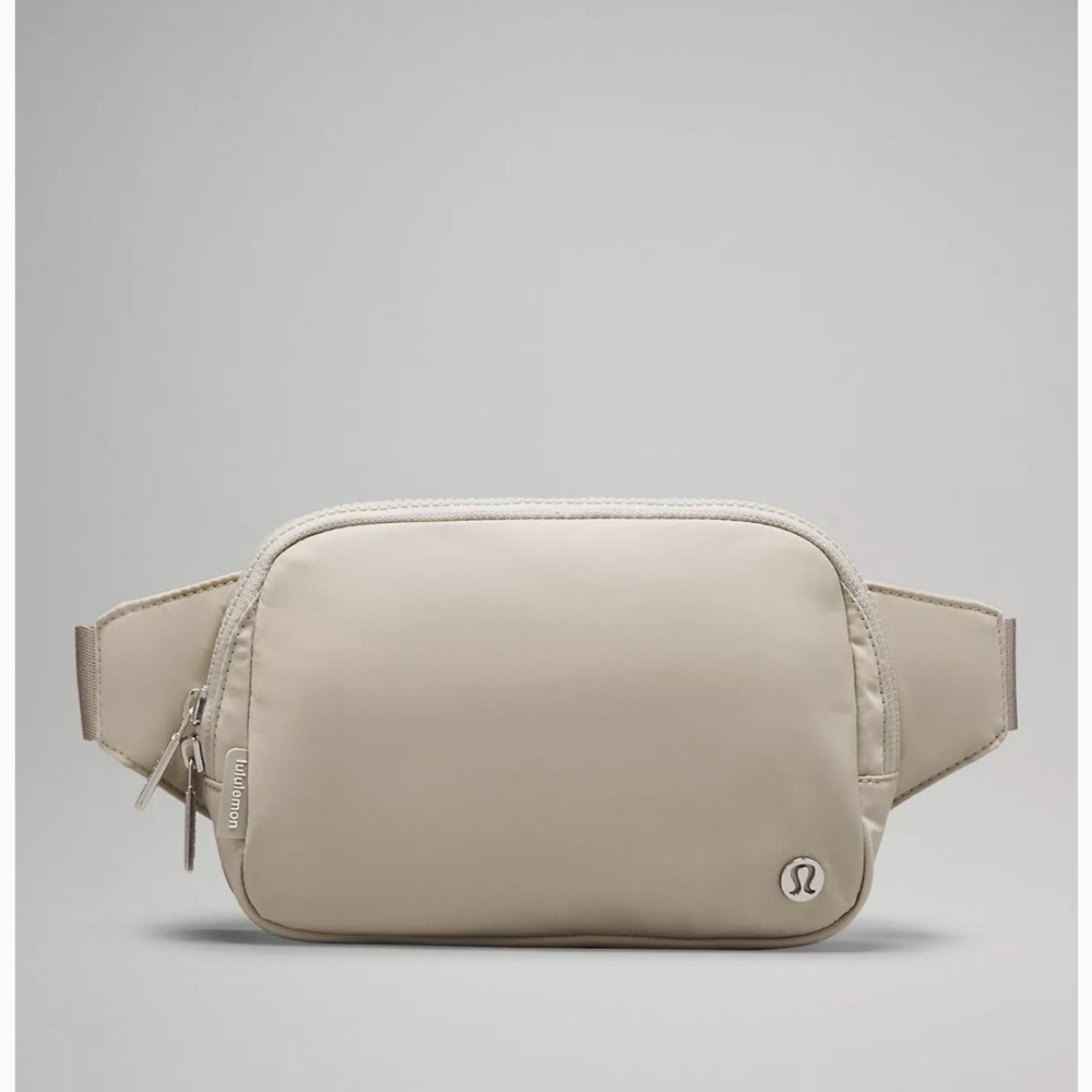 Lululemon Athletica Everywhere Belt Bag - Raw Linen